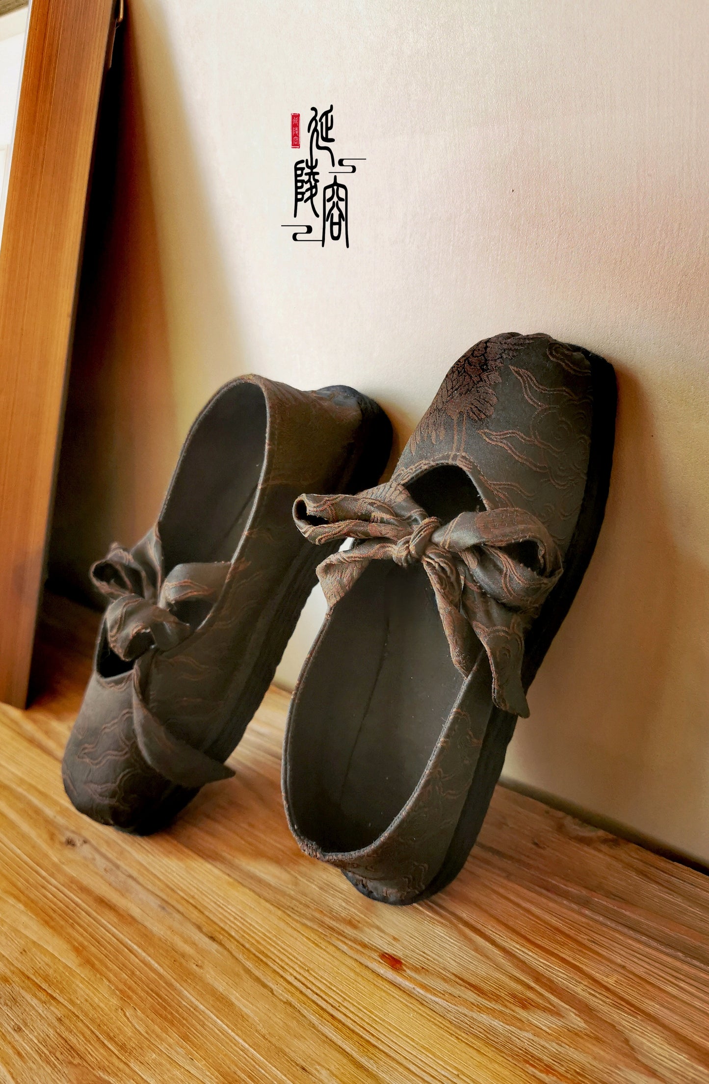 Handmade Xiangyunsha Cloth Shoes